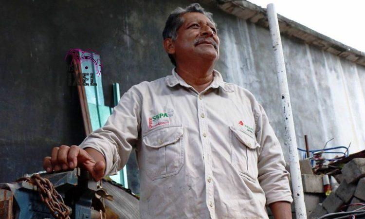 Ángel Sánchez; el juchiteco que rescató bandera de los escombros