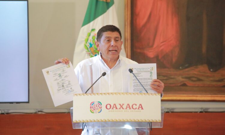 Foto-5-Celebra-Gobierno-de-Oaxaca-acuerdos-en-San-Vicente-Coatlán.jpeg