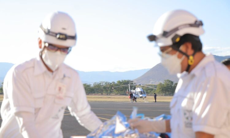 foto-2-aeronaves-del-gobierno-del-estado-disponibles-para-salvar-vidas-de-oaxaqueñas-y-oaxaqueños5612372642367334986..jpg