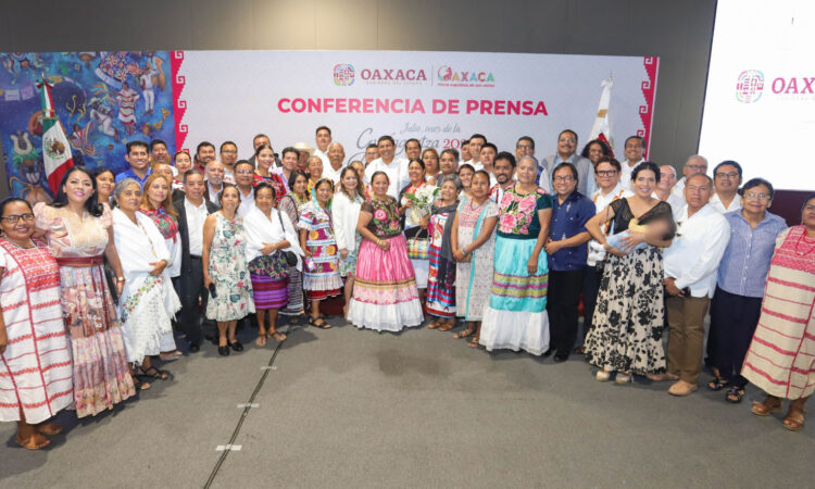 FOTO-3-Presenta-Gobierno-de-Oaxaca-a-las-y-los-Consejeros-Interculturales.jpeg